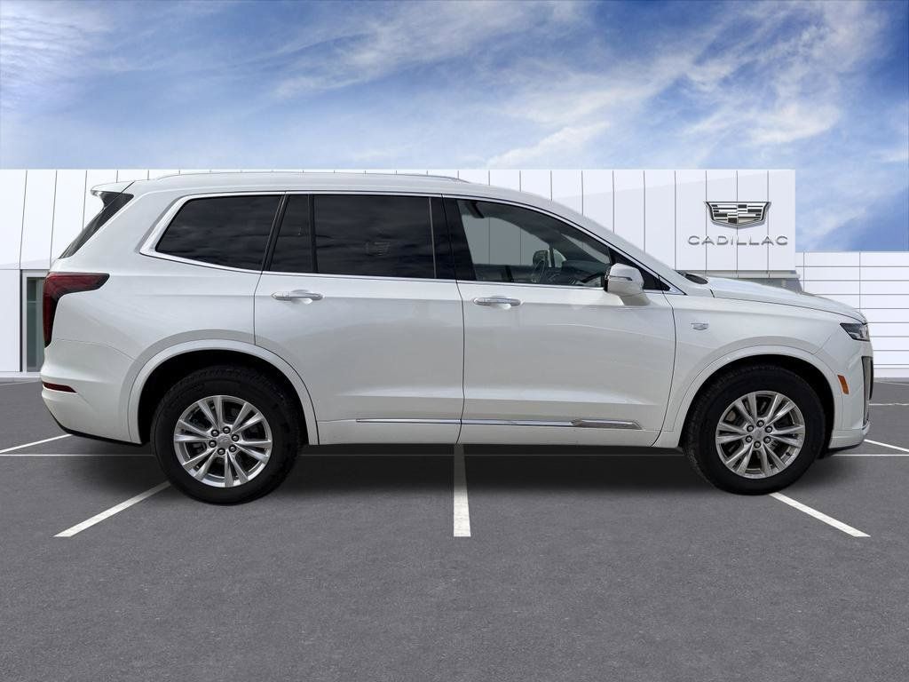 Certified 2023 Cadillac XT6 Luxury AWD/4WD image 2