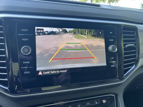 Used 2023 Volkswagen Atlas Cross Sport SE w/ Panoramic Sunroof Package FWD image 22