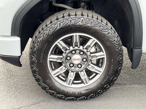 Used 2024 GMC Sierra 1500 AT4 w/ Technology Package image 13