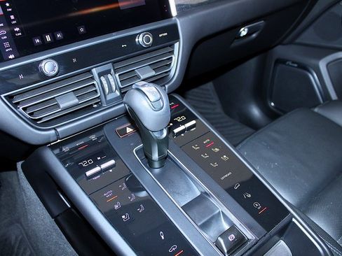 Used 2024 Porsche Macan GTS image 14