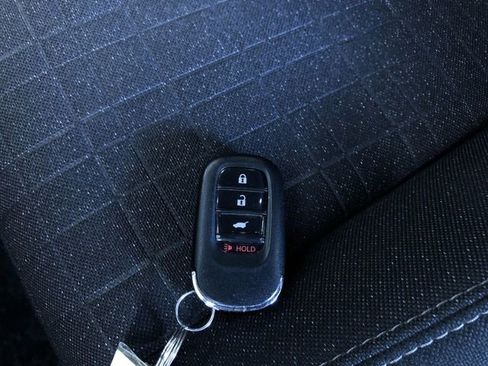 Used 2025 Honda HR-V LX image 31