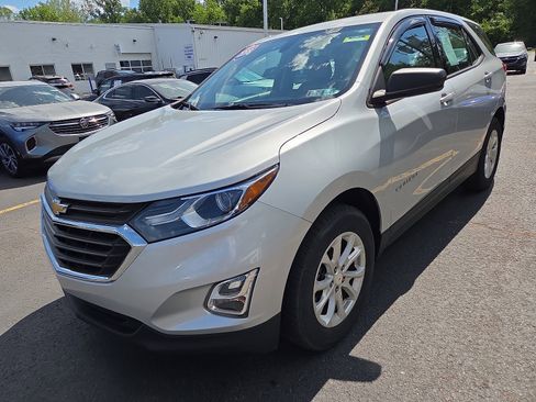 Used 2018 Chevrolet Equinox LS AWD/4WD image 7