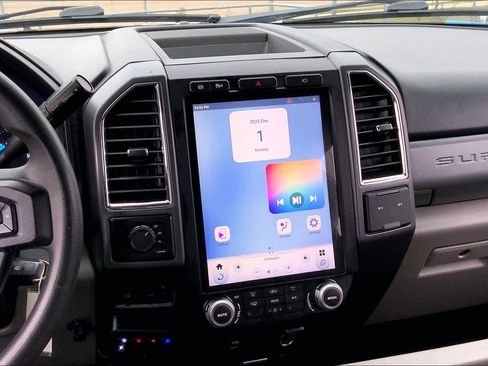 Used 2017 Ford F350 XLT w/ XLT Value Package image 6