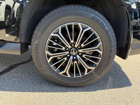 New 2025 Nissan Armada SL w/ Captain's Chari Seat Package image 13