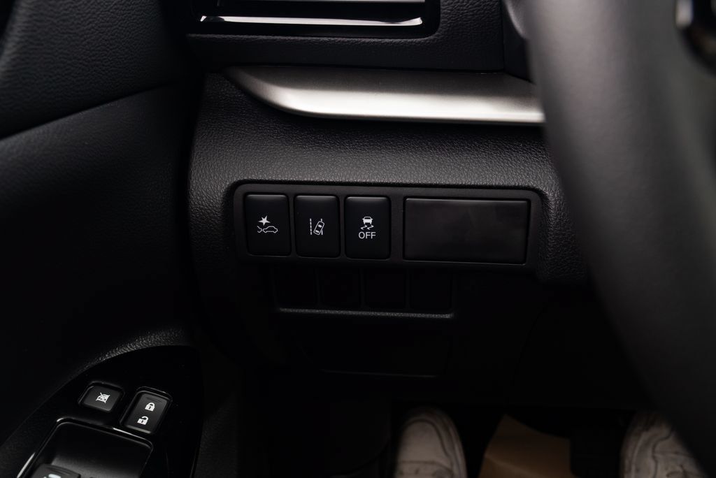 New 2026 Mitsubishi Eclipse Cross LE AWD/4WD image 13