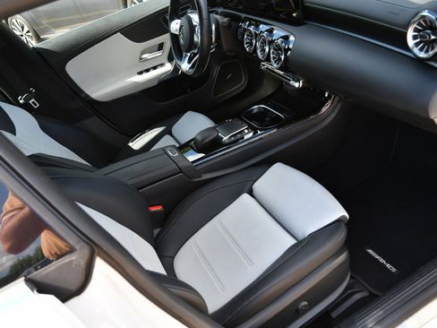 Used 2023 Mercedes-Benz CLA 250 image 34