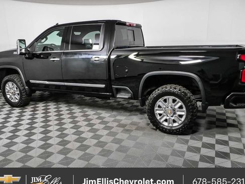 Used 2025 Chevrolet Silverado 2500 High Country w/ High Country Premium Package AWD/4WD image 30