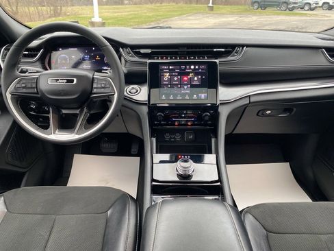 Used 2023 Jeep Grand Cherokee L Laredo image 24