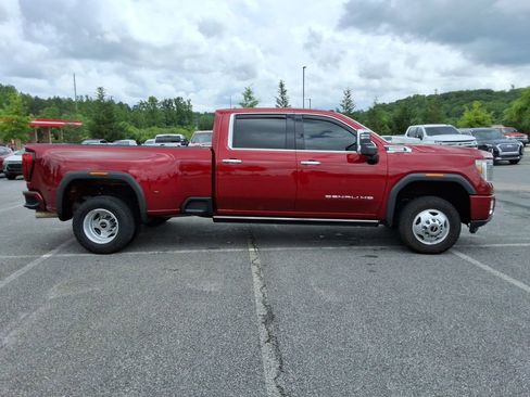 Used 2023 GMC Sierra 3500 Denali w/ Technology Package AWD/4WD image 4
