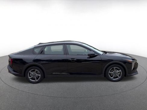 Used 2025 Kia K4 LXS image 16
