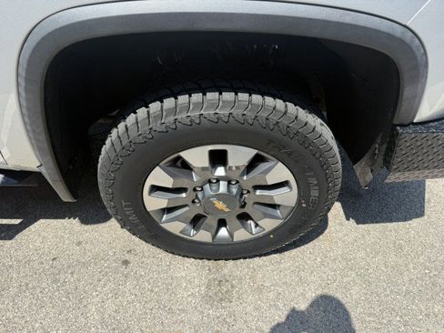 Used 2022 Chevrolet Silverado 2500 Custom w/ Gooseneck/5TH Wheel Package AWD/4WD image 17