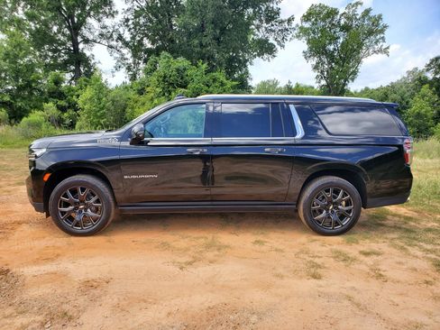 Used 2021 Chevrolet Suburban High Country w/ Premium Package AWD/4WD image 14