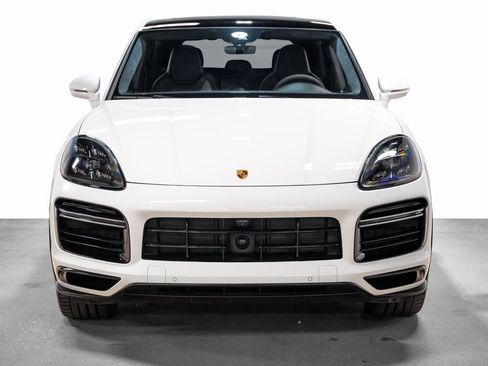 Used 2022 Porsche Cayenne Turbo S image 4