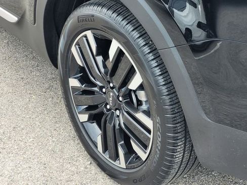 Used 2024 Kia Telluride SX w/ Towing Package FWD image 8
