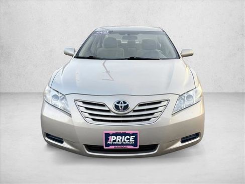 Used 2008 Toyota Camry LE image 2