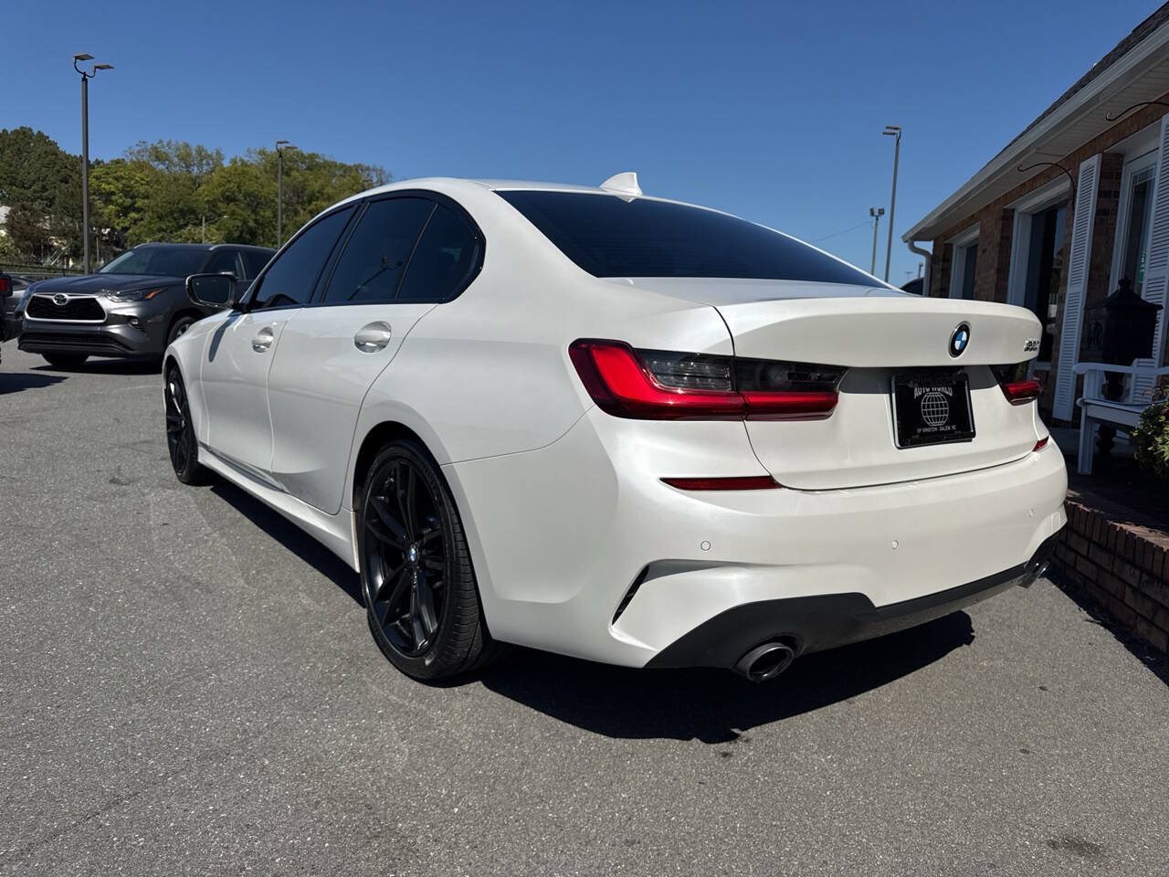 Used 2020 BMW 330i Sedan w/ M Sport Package RWD image 13