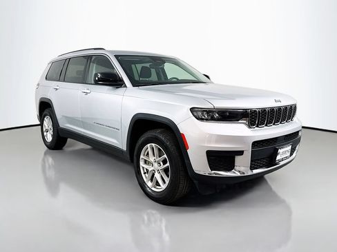 Used 2023 Jeep Grand Cherokee L Laredo AWD/4WD image 4