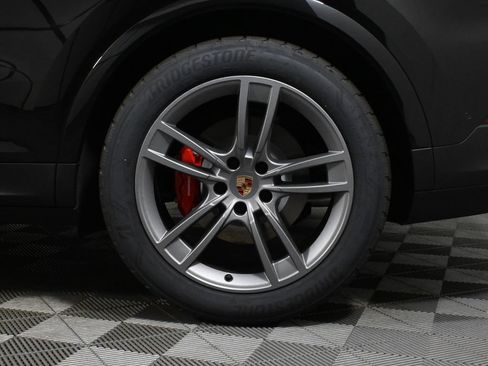 Used 2026 Porsche Cayenne S AWD/4WD image 12
