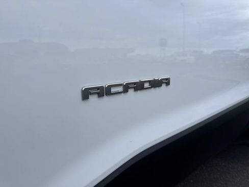 Used 2018 GMC Acadia SLE AWD/4WD image 32