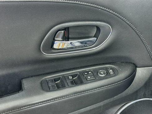 Used 2017 Honda HR-V EX-L image 18