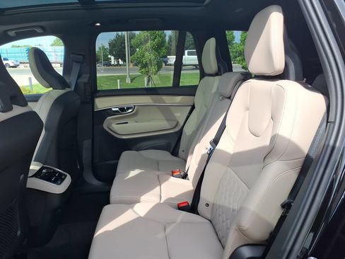 New 2026 Volvo XC90 B5 Plus w/ Protection Package Premier AWD/4WD image 13