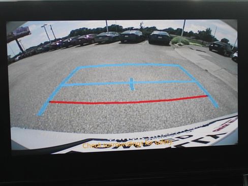 Used 2026 Toyota Sienna XLE image 16