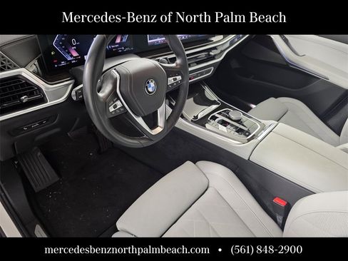 Used 2024 BMW X5 sDrive40i w/ Premium Package image 9