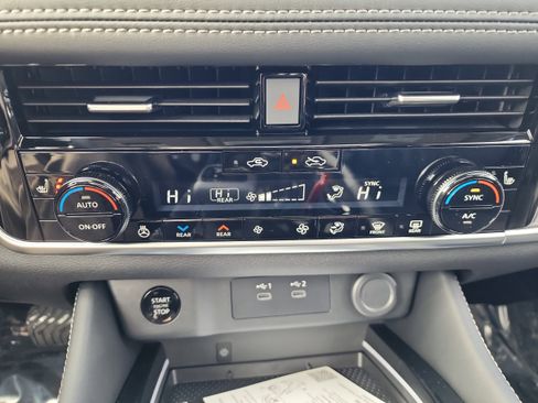 New 2026 Nissan Rogue Platinum image 17