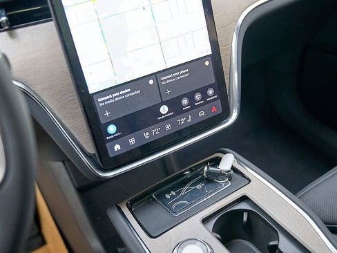 New 2026 Volvo EX90 Plus AWD/4WD image 18