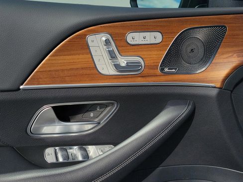 Certified 2025 Mercedes-Benz GLS 450 4MATIC image 14
