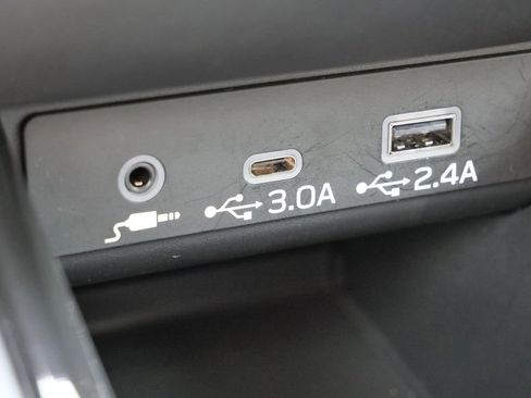 Used 2024 Subaru Outback Premium image 24