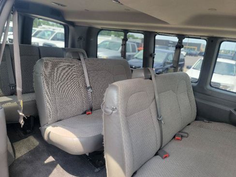 Used 2016 Chevrolet Express 2500 LS RWD image 2