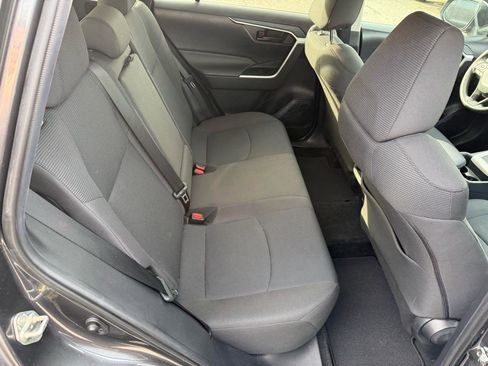Used 2020 Toyota RAV4 LE image 15