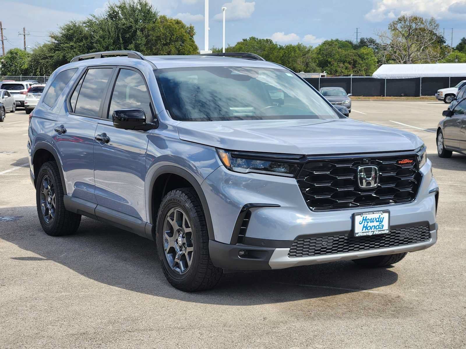 Certified 2025 Honda Pilot TrailSport image 3
