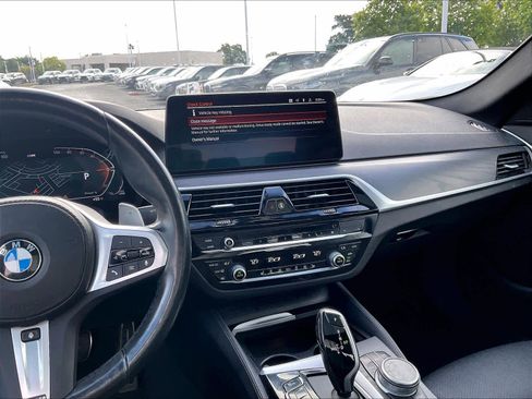 Used 2023 BMW 540i w/ M Sport Package RWD image 9
