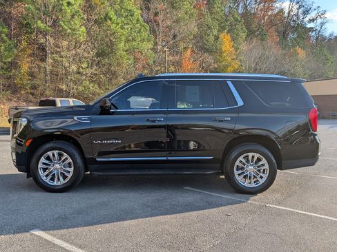 Used 2023 GMC Yukon SLT w/ SLT Luxury Package image 6