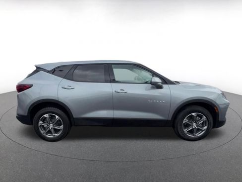 Used 2025 Chevrolet Blazer LT FWD image 16