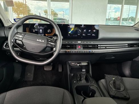 Used 2025 Kia K4 FWD image 15