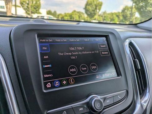 Used 2021 Chevrolet Equinox LT image 24