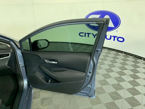 Used 2021 Toyota Corolla LE FWD image 37