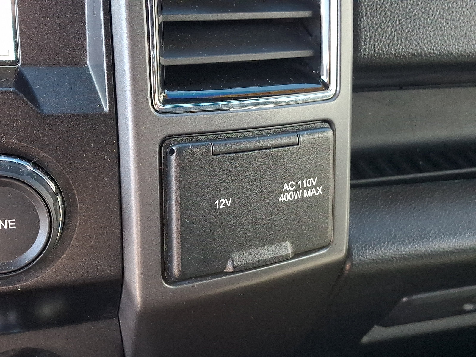 Used 2020 Ford F150 XLT w/ Equipment Group 302A Luxury AWD/4WD image 26