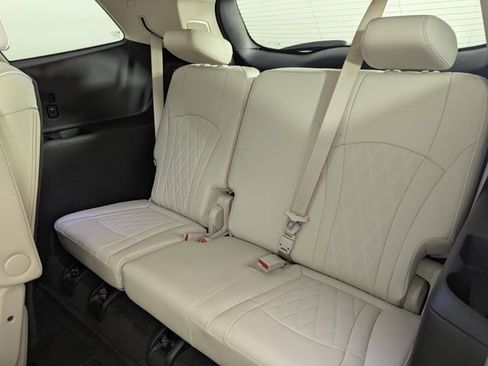 Used 2022 Buick Enclave Avenir w/ Avenir Technology Package image 16