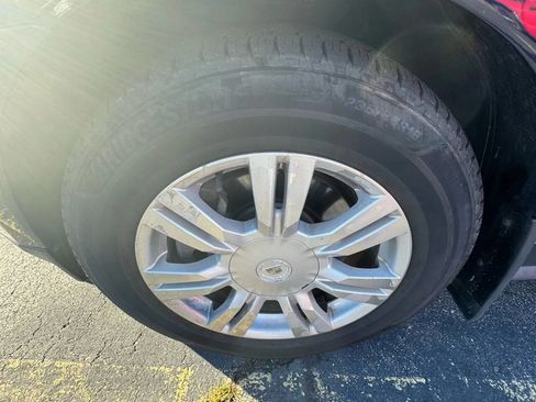 Used 2011 Cadillac SRX Luxury image 32