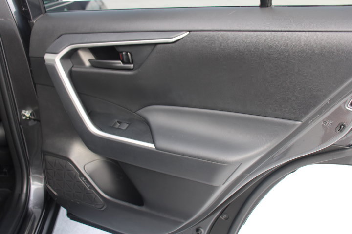 Certified 2025 Toyota RAV4 LE AWD/4WD image 16