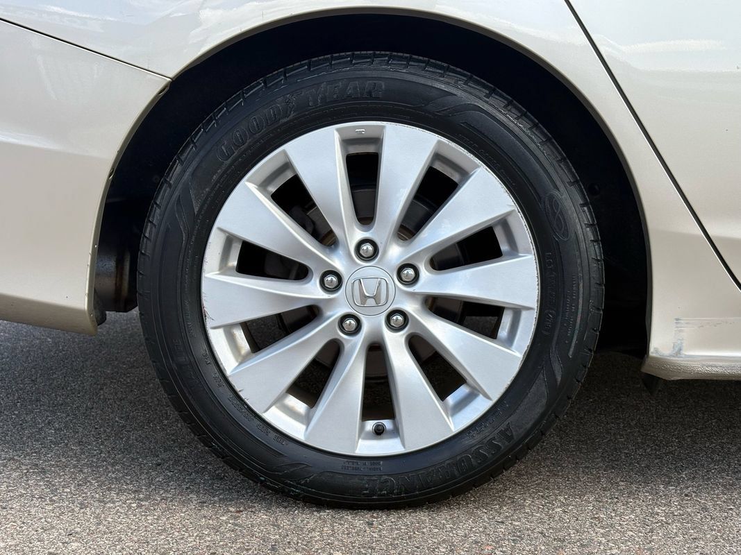 Used 2015 Honda Accord EX-L image 10