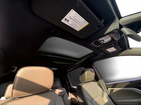 Used 2024 Chevrolet Colorado ZR2 w/ ZR2 Convenience Package III image 23