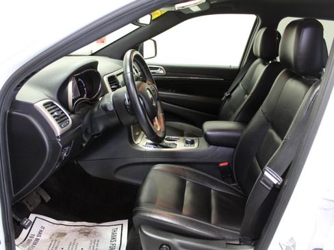 Used 2017 Jeep Grand Cherokee Limited AWD/4WD image 17