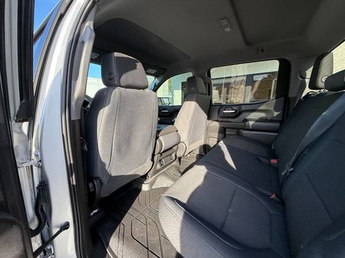 Used 2019 Chevrolet Silverado 1500 Custom w/ Custom Convenience Package image 8