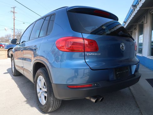 Used 2017 Volkswagen Tiguan S image 7