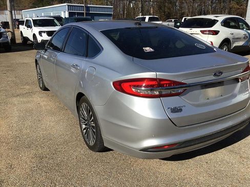 Used 2018 Ford Fusion SE w/ Equipment Group 602A image 11